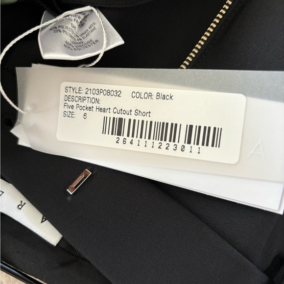 AREA Size 6 five pocket heart cutout short - Picture 10 of 12